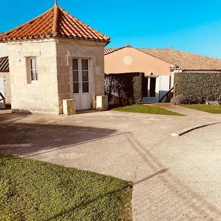 La Chaume~lieu Atypique~100m Mer~piscine+parking Appartement La Chaume