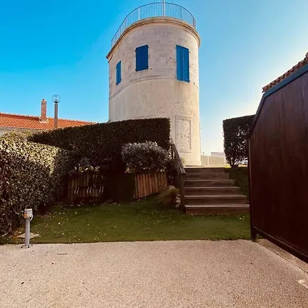 La Chaume~lieu Atypique~100m Mer~piscine+parking Appartement