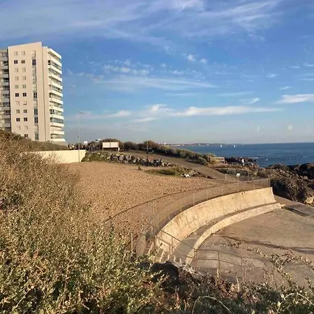 La Chaume~lieu Atypique~100m Mer~piscine+parking Appartement *