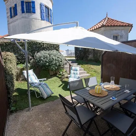 La Chaume~lieu Atypique~100m Mer~piscine+parking Appartement